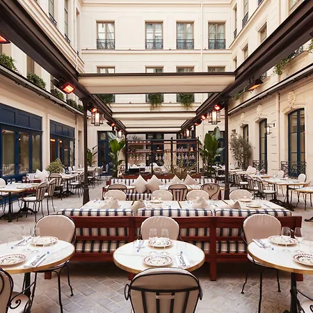 Maison Delano 5*