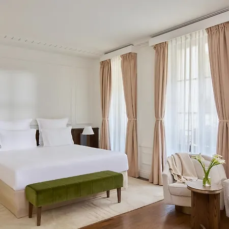 Maison Delano 5*