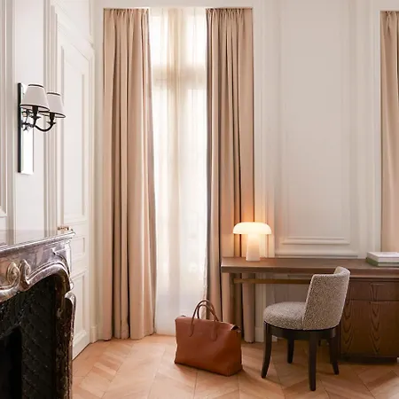 Maison Delano 5*