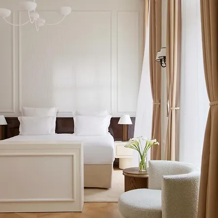 Maison Delano 5*