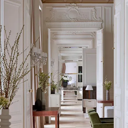 Maison Delano 5*