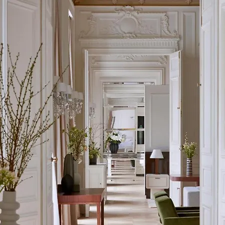 Maison Delano מלון