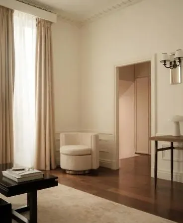 Maison Delano 5*